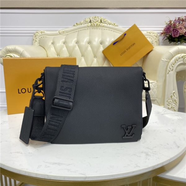 Louis Vuitton Aerogram Messenger Black