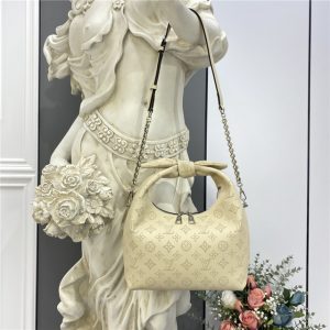 Louis Vuitton Why Knot PM Cream