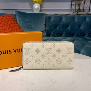 Louis Vuitton Zippy Wallet Mahina Ivory