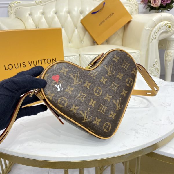 Louis Vuitton Game On Coeur