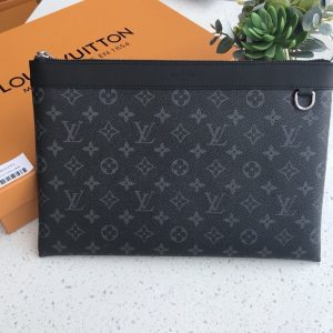 Louis Vuitton Discovery Pochette