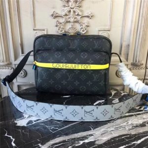 Louis Vuitton Messenger PM Black