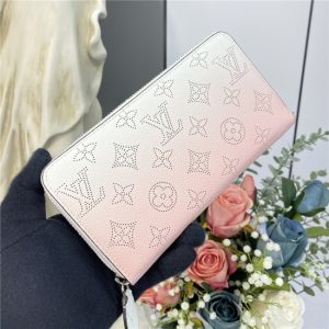 Louis Vuitton Zippy Wallet Mahina Light Pink