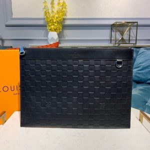 Louis Vuitton Discovery Pochette