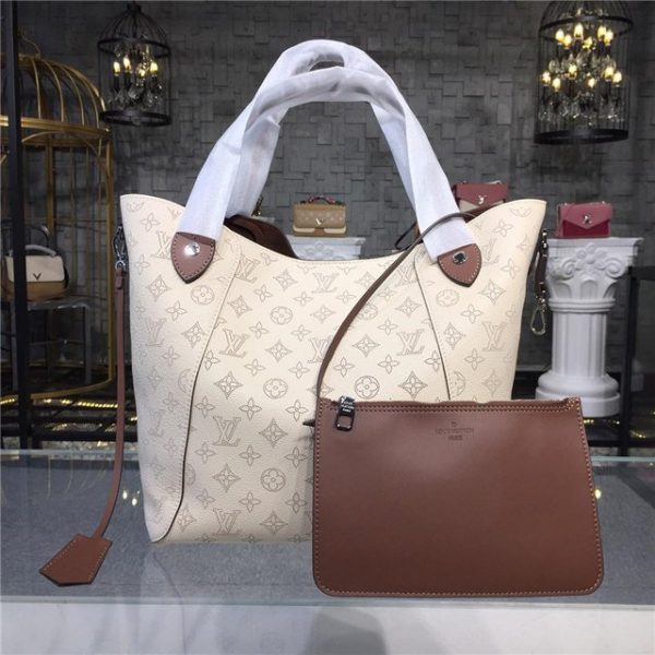 Louis Vuitton Hina MM Mahina Leather Creme