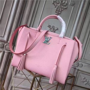 Louis Vuitton Lockmeto Pink