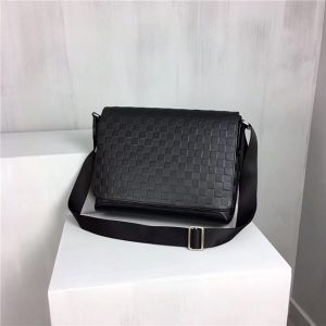 Louis Vuitton District MM Damier Infini